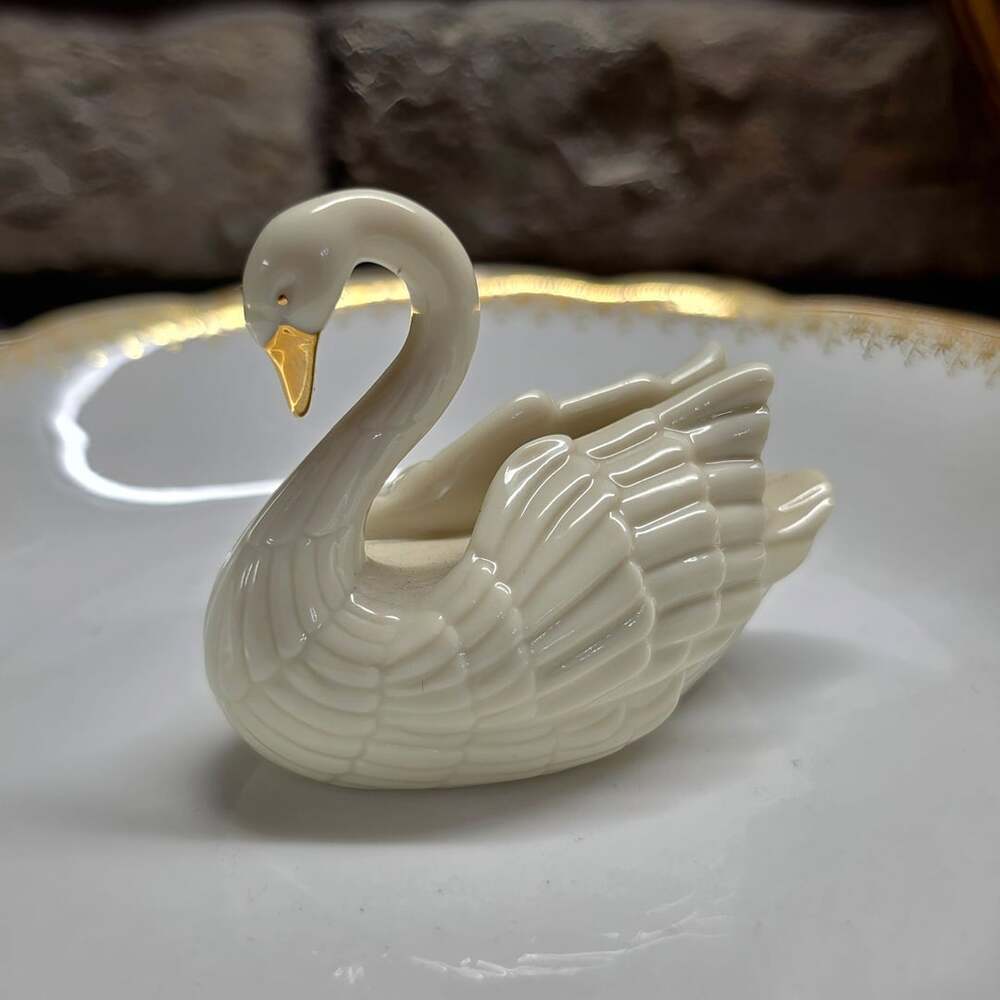 Lenox Ivory Porcelain Swan Place Card Holder Gold Beak Wedding Figurine
